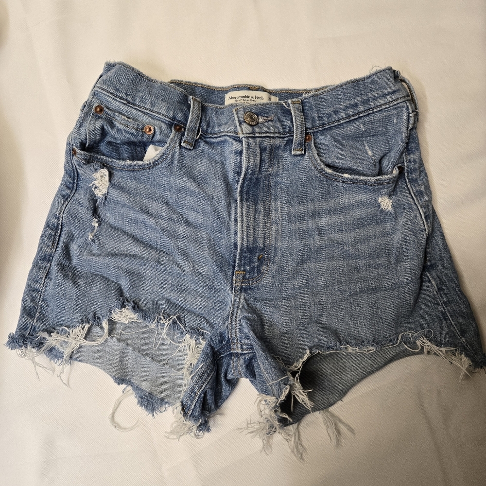 Abercrombie & Fitch The 4" Mom Short High Rise Women’s Size 2 Denim Light Blue